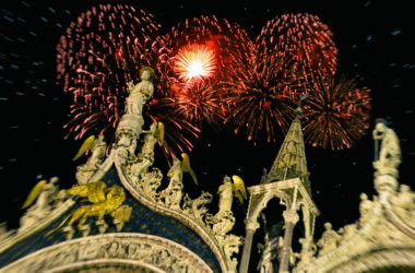 New Year’s at St. Mark’s Square in Venice: fall in love during the fireworks
