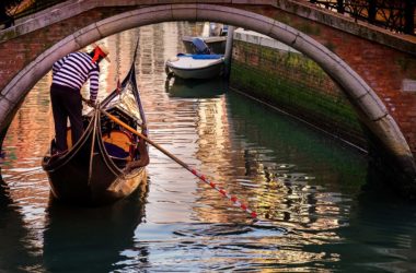 The best gondola ride in Venice:  discover the Grand Canal from the water