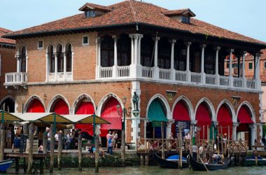 The history of the Rialto fish market in Venice